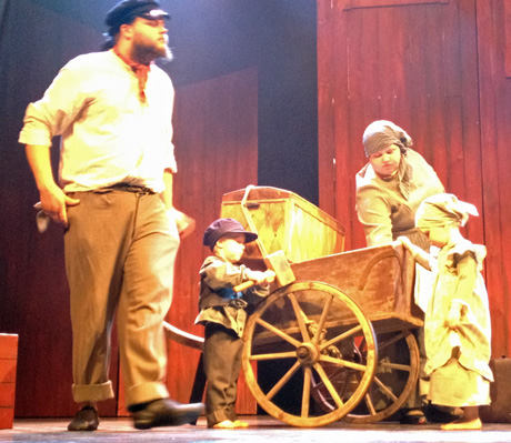 a_familjen_flyttar a_familjen_flyttar